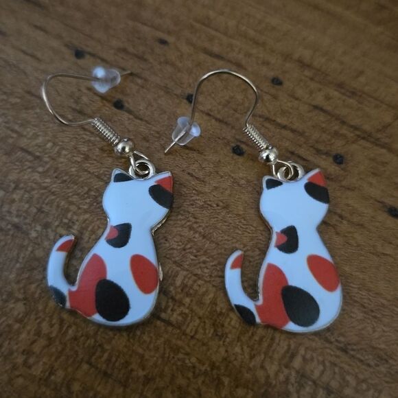 Cat dangle earrings calico - Picture 3 of 7